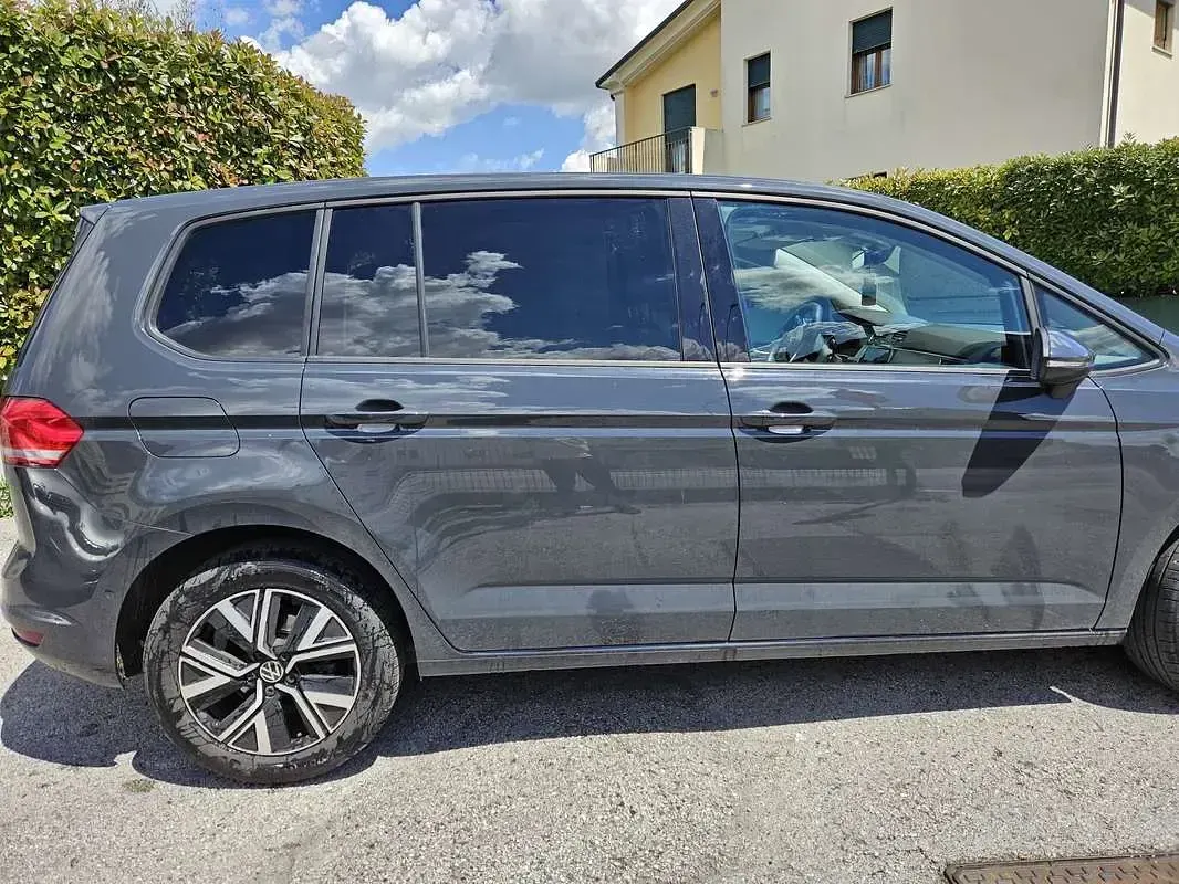 Usata VW Touran Executive 150 CV (110 kW) 2025 Nero Monovolume