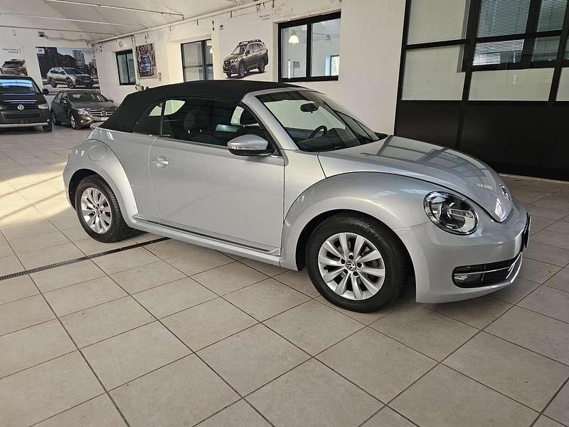 Käytetty VW Beetle Cabriolet Design 105 HP (77 kW) 2014 Hopea Avoauto