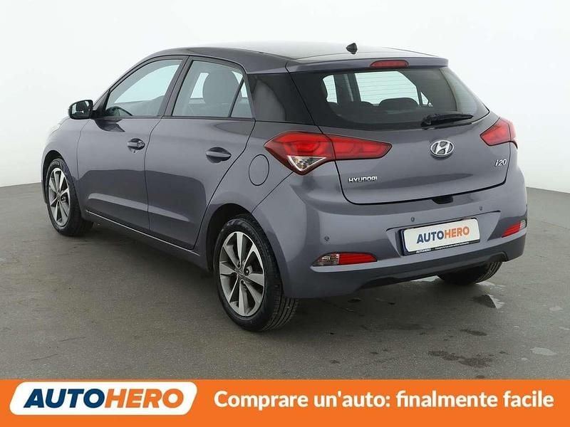 Usata Hyundai i20 Comfort 75 CV (55 kW) 2015 Grigio Utilitaria