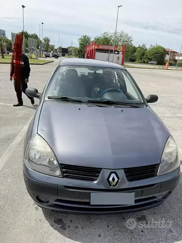 Usata Renault Clio II 58 CV (42 kW) 2006 Grigio Berlina