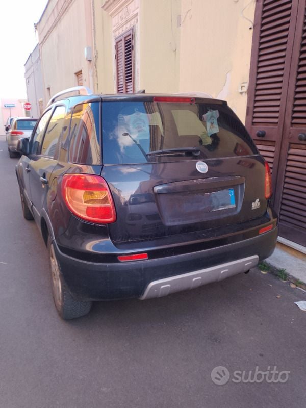 Usata Fiat Sedici 120 CV (88 kW) 2006 Nero SUV