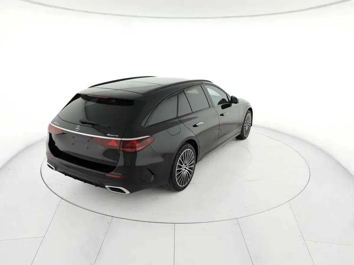 Nuova Mercedes E300 Advanced Plus 313 CV (230 kW) 2026 Nero ossidiana  metallizzata Station wagon