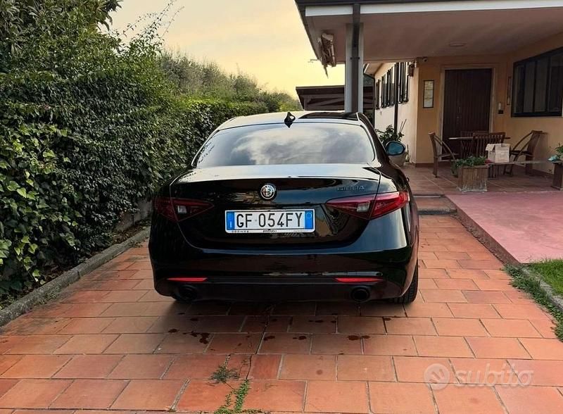 Usata Alfa Romeo Giulia Sprint 190 CV (139 kW) 2021 Nero Berlina