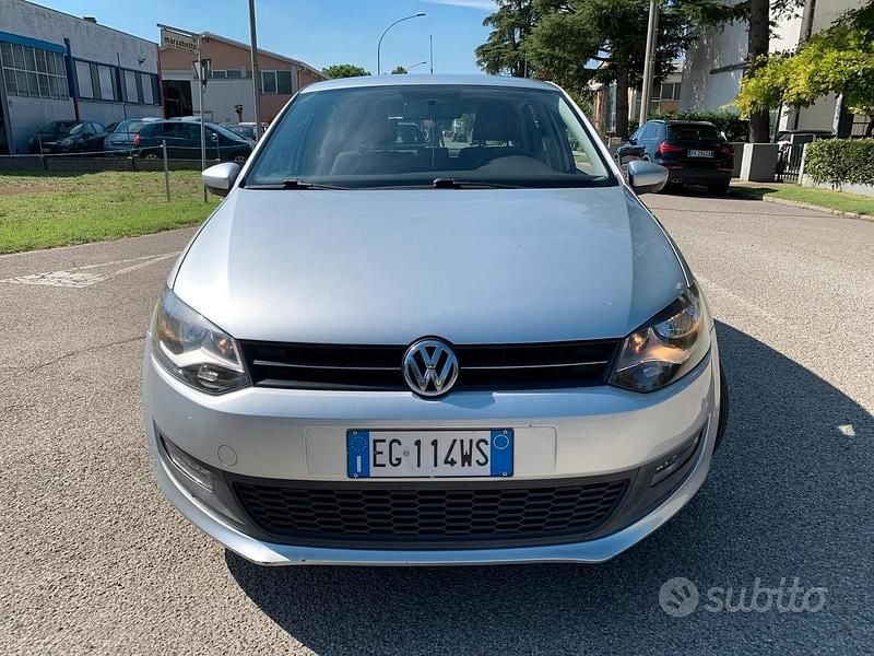 Usata VW Polo 90 CV (66 kW) 2011 Grigio Utilitaria