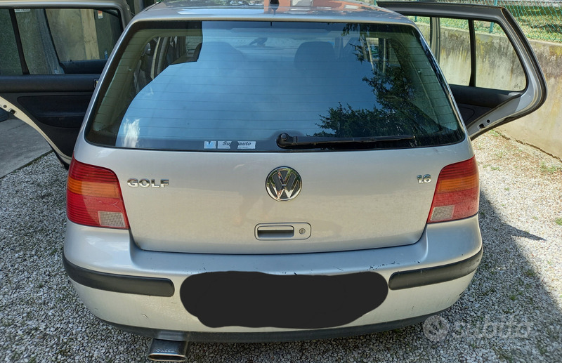 Usato 1998 VW Golf IV Benzin (2.000 €)