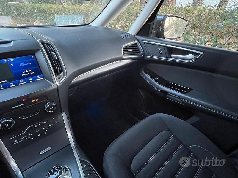 Begagnad Ford Galaxy 2019 Grå Minibuss