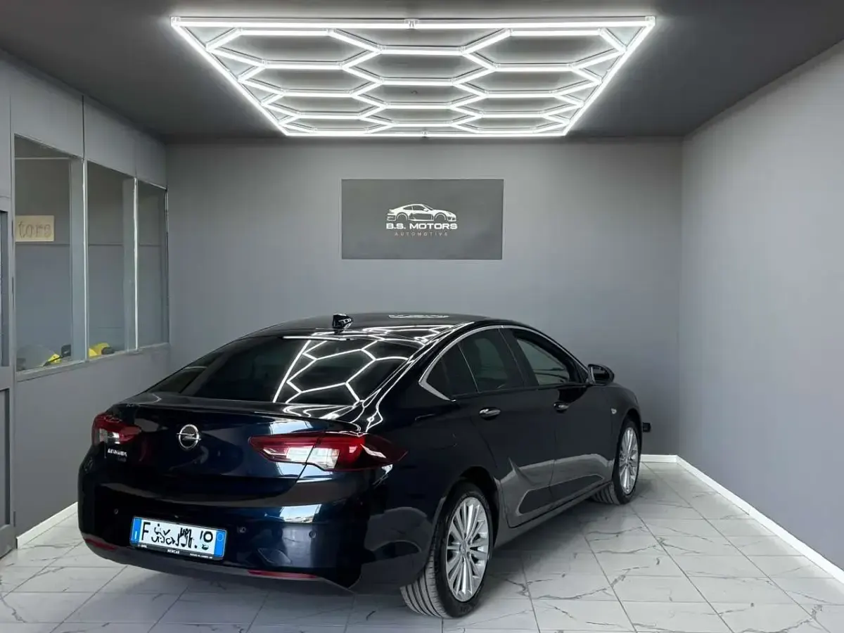 Usata Opel Insignia Innovation 136 CV (100 kW) 2018 Nero Berlina