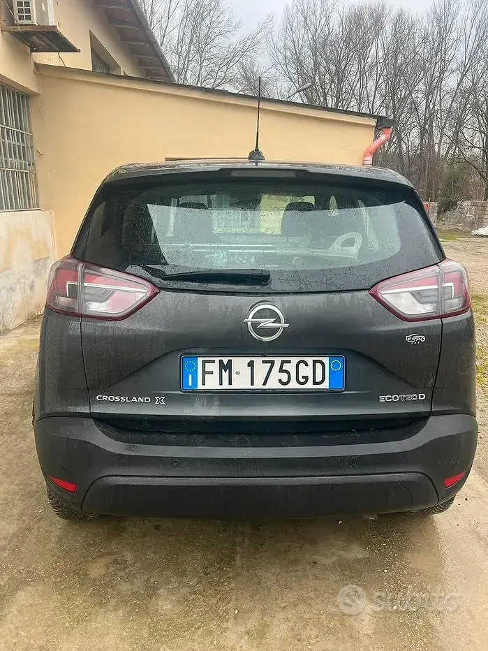 Usata Opel Crossland X Ultimate 110 CV (80 kW) 2017 Nero SUV