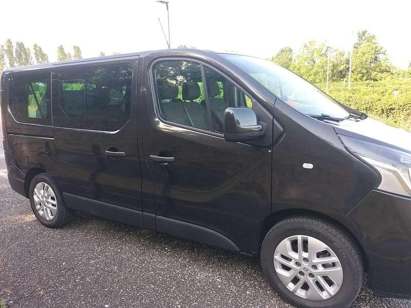 Usata Renault Trafic Zen 125 CV (91 kW) 2018 Nero Monovolume