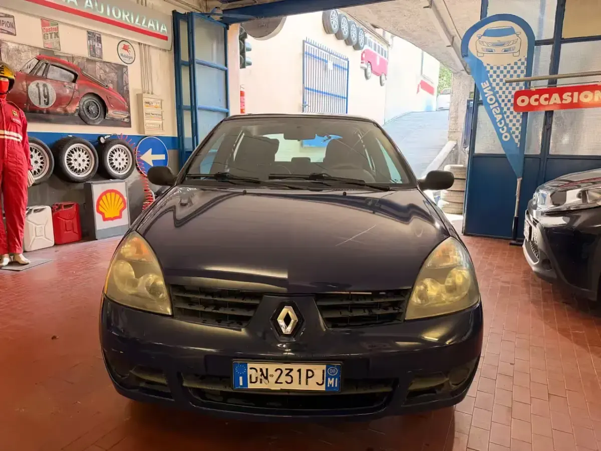 Usata Renault Clio II Dynamique 65 CV (47 kW) 2008 Berlina