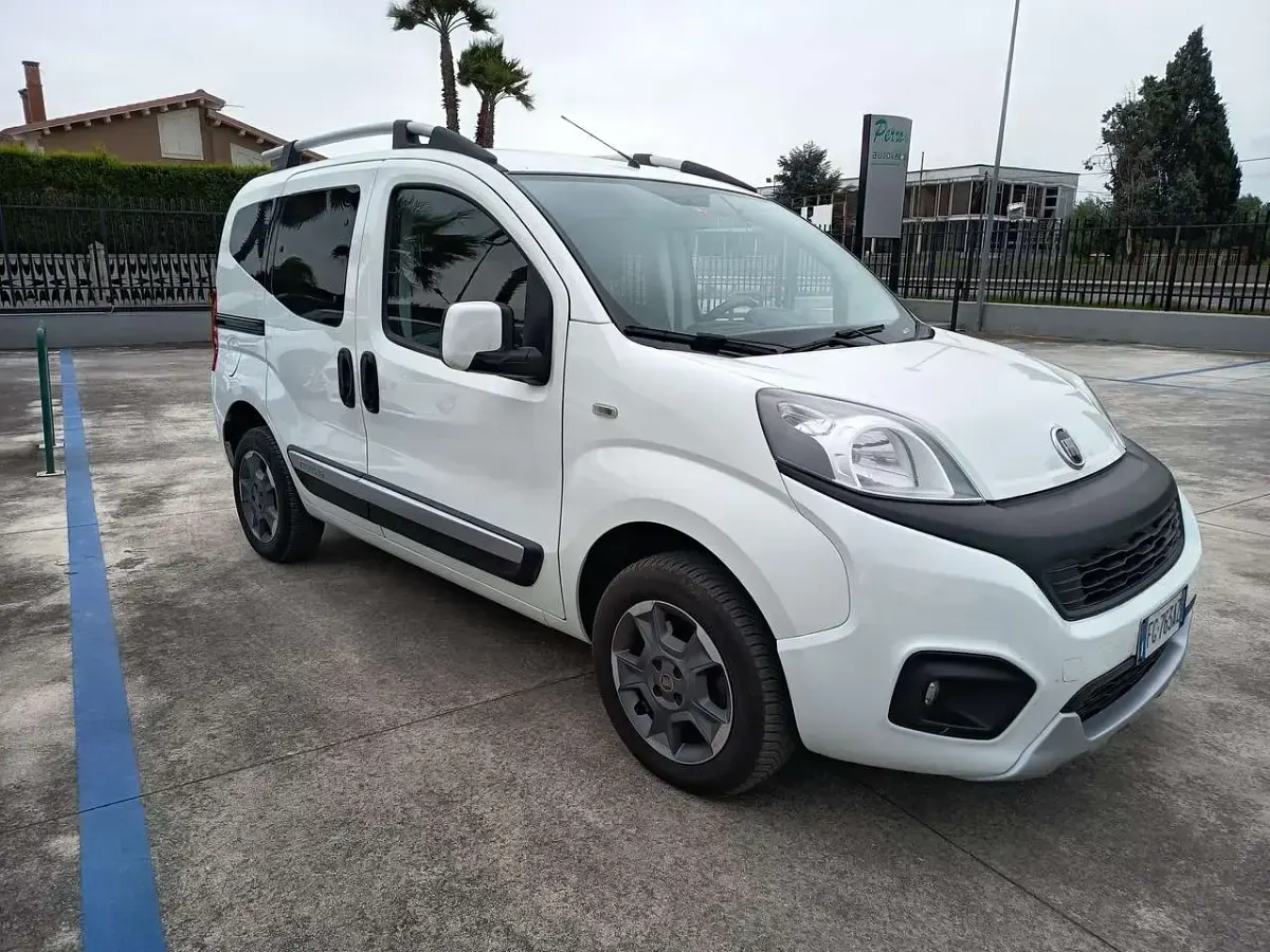 Usata Fiat Qubo Trekking 95 CV (69 kW) 2016 Bianco Monovolume