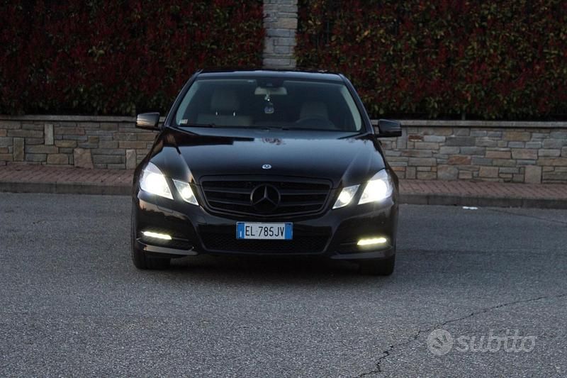 Usata Mercedes E350 AMG 265 CV (194 kW) 2011 Nero Berlina