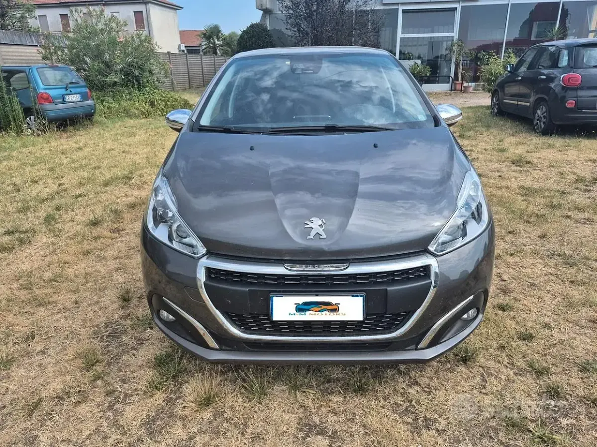 Usata Peugeot 208 Allure 110 CV (80 kW) 2019 Grigio Utilitaria