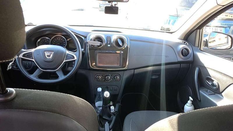 Usata Dacia Sandero Ambiance 90 CV (66 kW) 2017 Nero Berlina