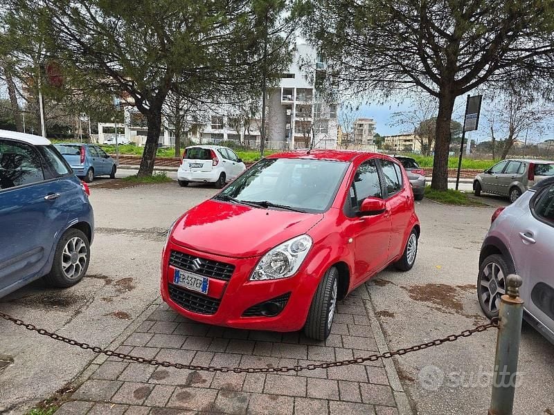Usata Suzuki Splash 68 CV (50 kW) 2013 Rosso Utilitaria