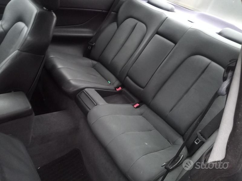 Usata Mercedes CLK200 258 CV (189 kW) 1999 Grigio Coupé