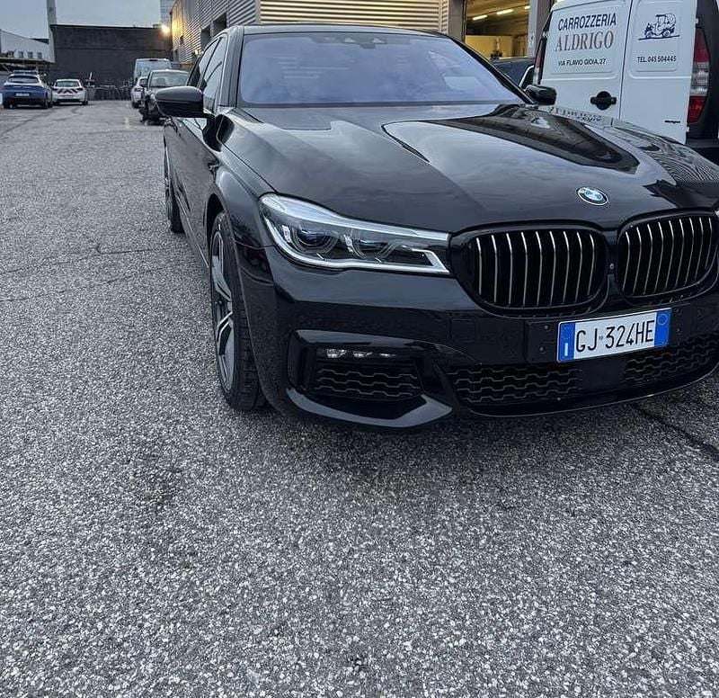 Usata BMW 750 Performance 449 CV (330 kW) 2016 Berlina