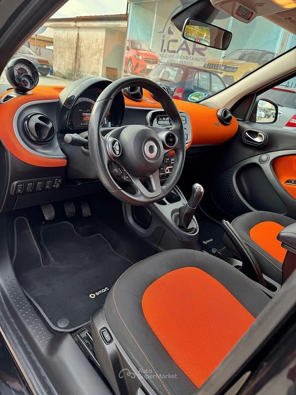 Usata Smart ForFour 72 CV (52 kW) 2015 Arancione Utilitaria