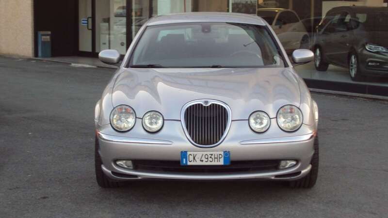 Usata Jaguar S-Type S 200 CV (147 kW) 2003 Grigio Berlina