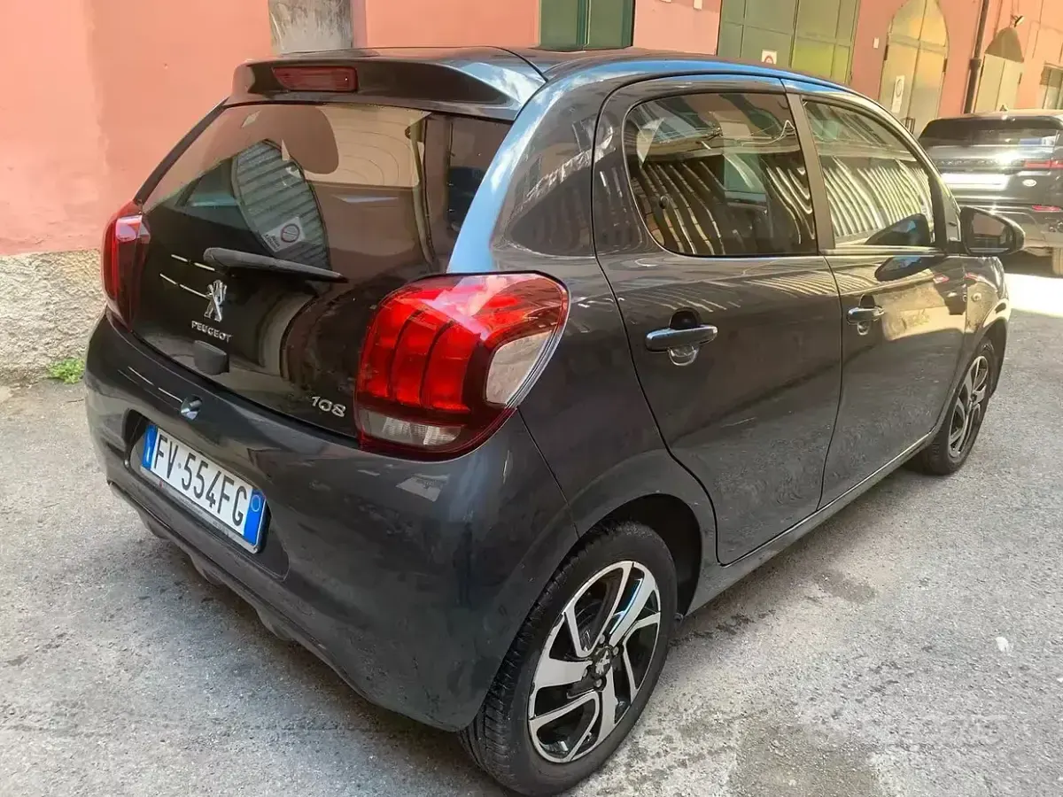 Usata Peugeot 108 Allure 72 CV (52 kW) 2019 Grigio Berlina