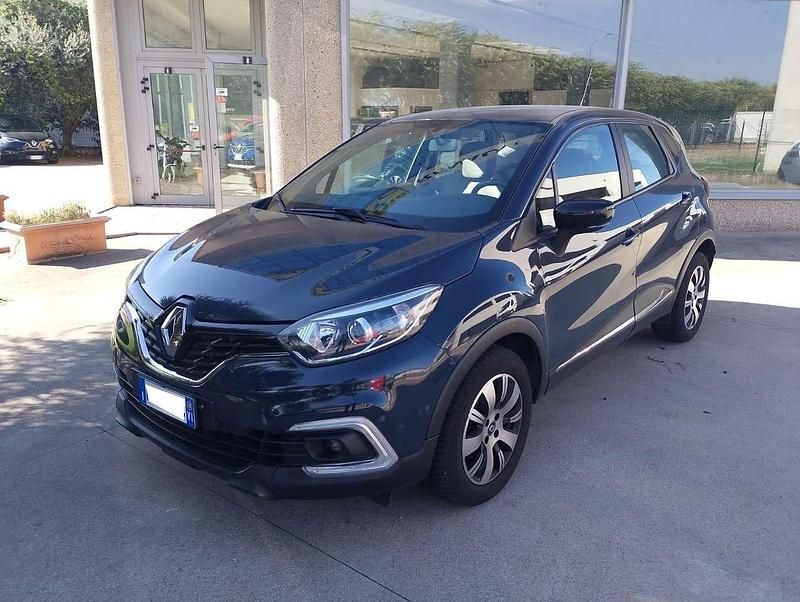 Blu/azzurro Usata 2018 Renault Captur Intens SUV | 11.500 € (Buon prezzo) - Immagine 1/4