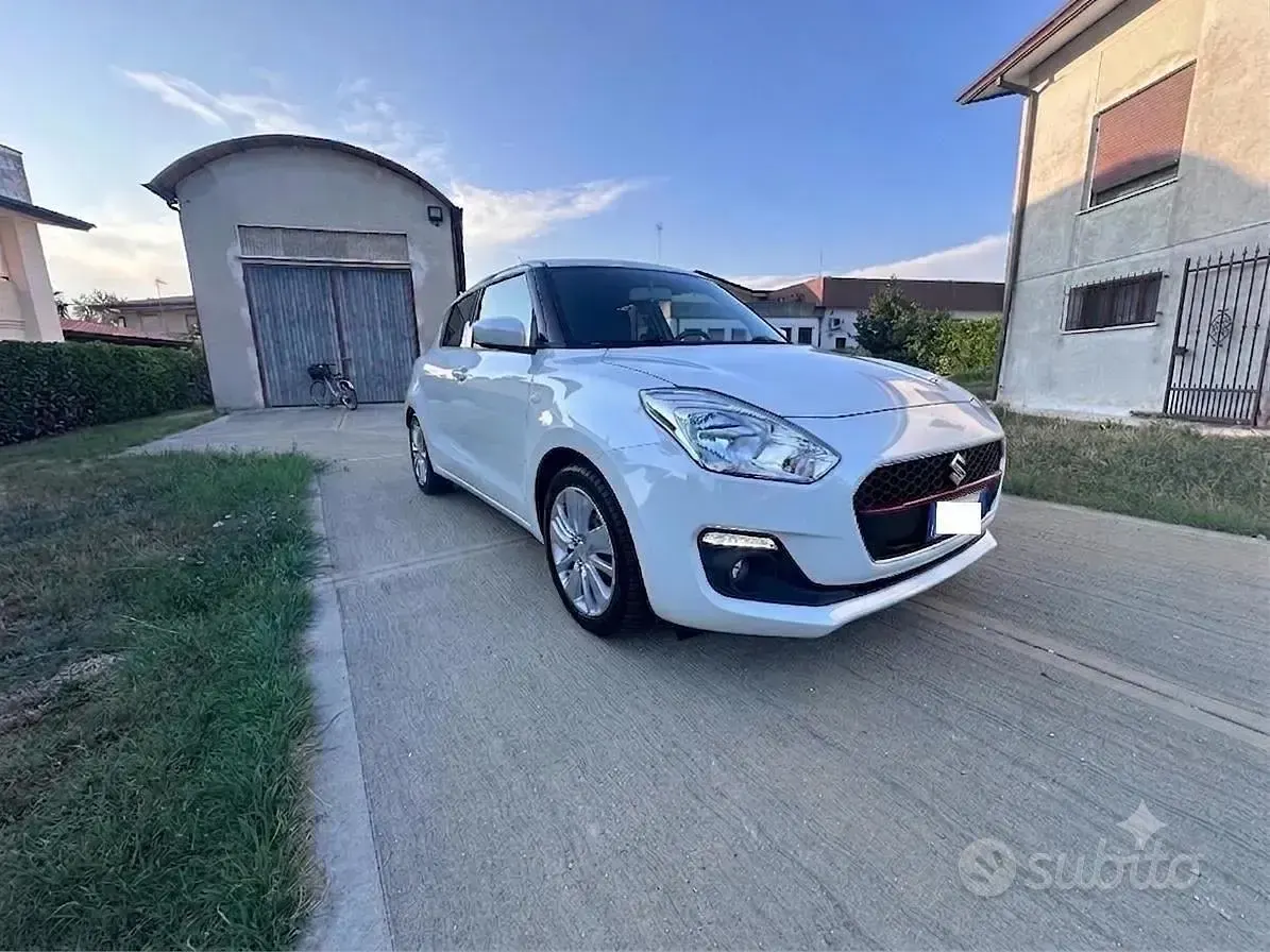 Usata Suzuki Swift Cool 112 CV (82 kW) 2019 Bianco Utilitaria