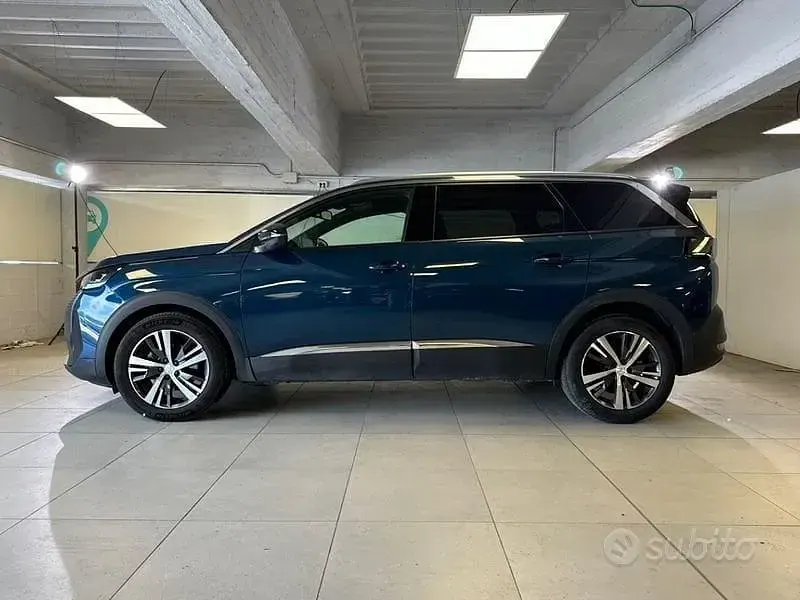 Usata Peugeot 5008 Allure 131 CV (96 kW) 2024 Bluazzurro SUV