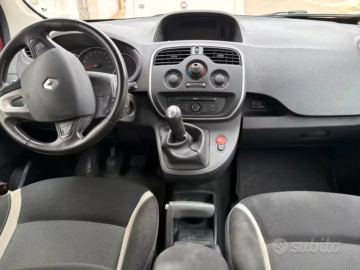 Usata Renault Kangoo 90 CV (66 kW) 2014 Arancione Monovolume