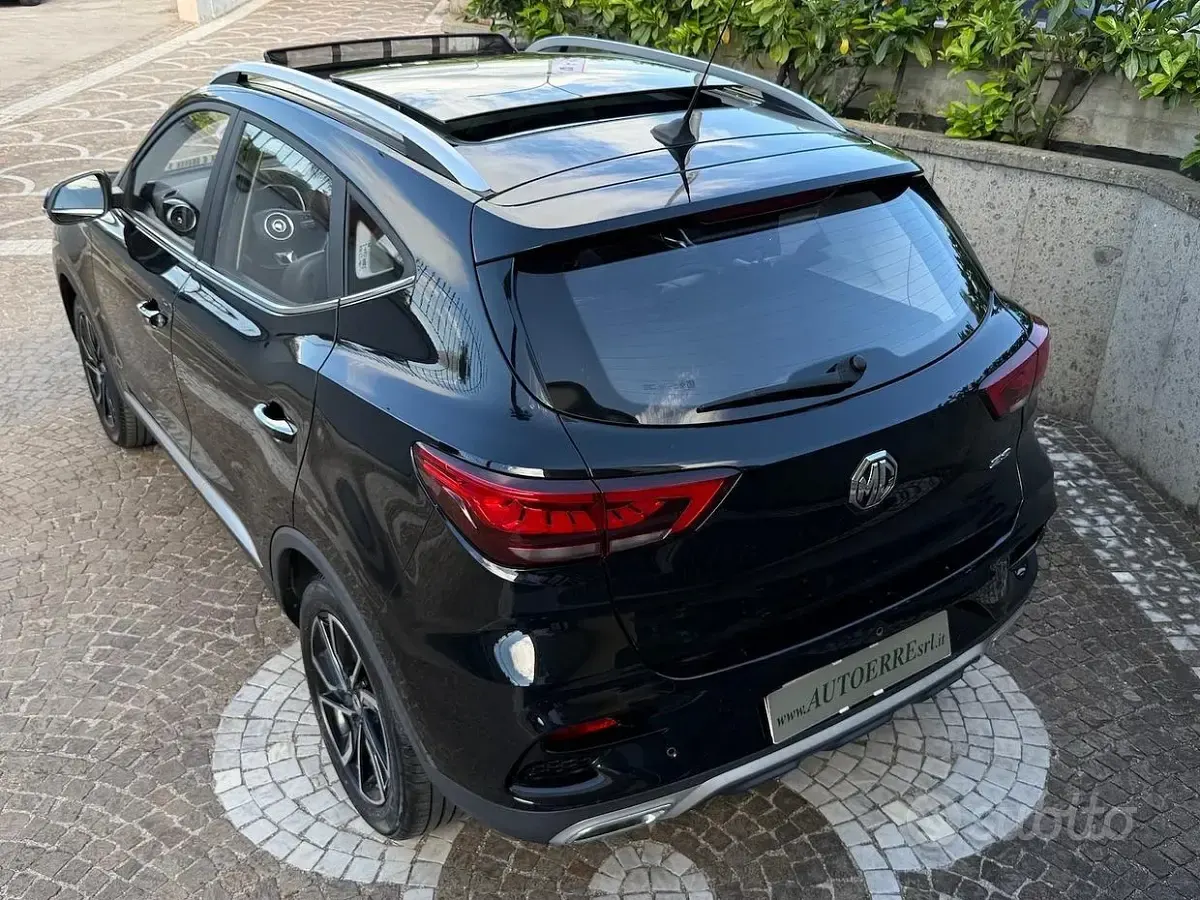 Usata MG ZS Luxury 111 CV (81 kW) 2023 Nero SUV