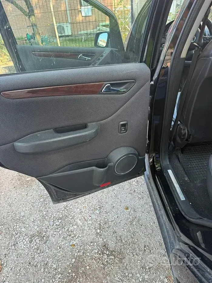 Usata Mercedes A180 116 CV (85 kW) 2009 Nero Berlina