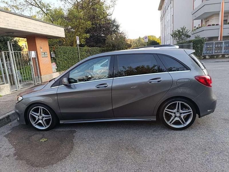 Usata Mercedes A180 Premium 109 CV (80 kW) 2015 Berlina
