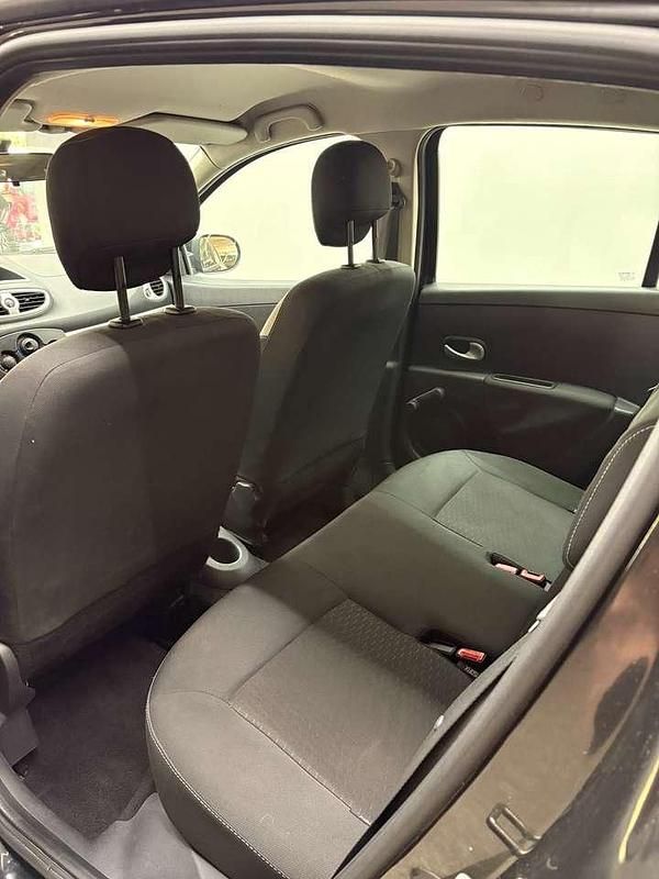 Usata Renault Clio III 75 CV (55 kW) 2011 Nero Berlina