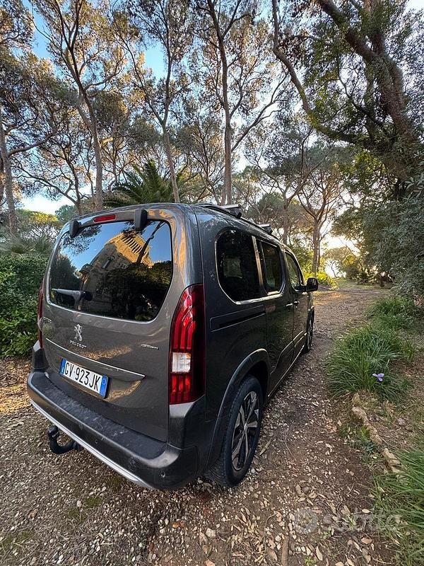 Usata Peugeot Rifter GT-line 131 CV (96 kW) 2020 Grigio Monovolume