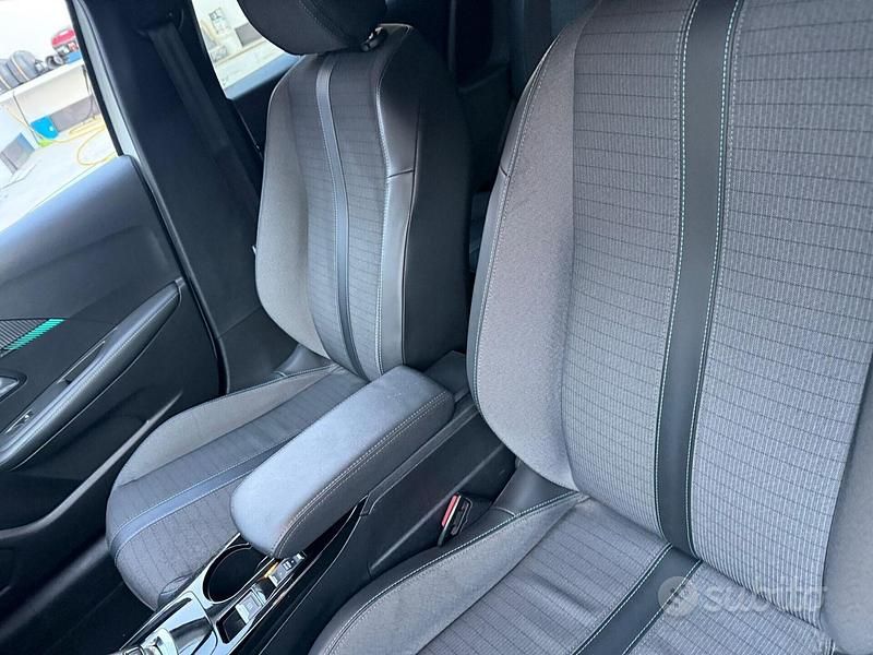 Usata Peugeot 208 100 CV (73 kW) 2024 Bianco Utilitaria