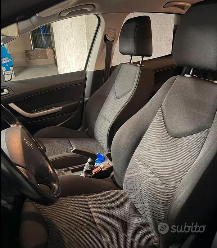 Usata Peugeot 308 Active 93 CV (68 kW) 2012 Bianco Berlina