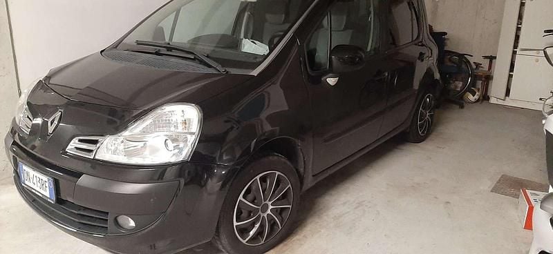 Usata Renault Modus Dynamique 75 CV (55 kW) 2008 Monovolume
