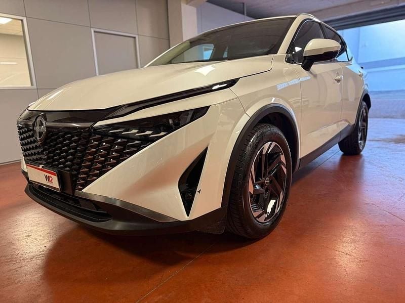 Usata Nissan Qashqai N-Connecta 158 CV (116 kW) 2024 White pearl brillant SUV