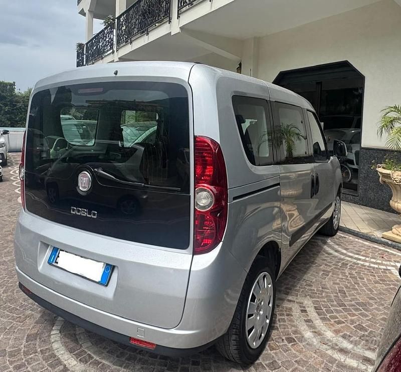Usata Fiat Doblò Dynamic 120 CV (88 kW) 2013 Argento Monovolume