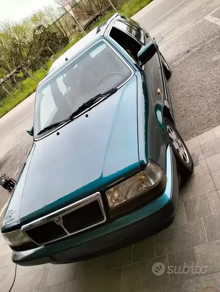 Usata Lancia Thema 147 CV (108 kW) 1990 Verde Station wagon