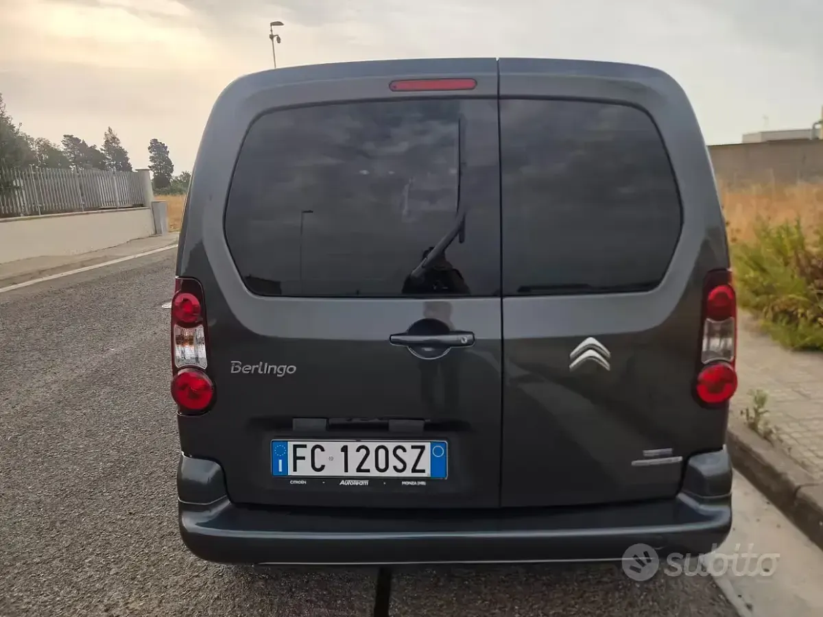 Usata Citroën Berlingo Feel 99 CV (72 kW) 2016 Grigio Monovolume