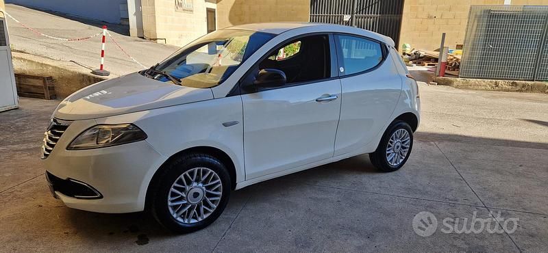 Usata Lancia Ypsilon 85 CV (62 kW) 2013 Utilitaria
