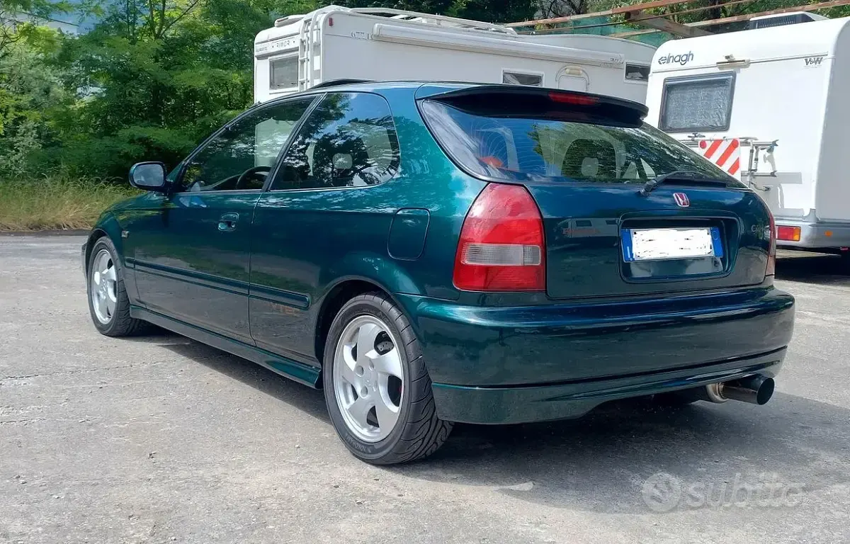 Usata Honda Civic 160 CV (117 kW) 2000 Berlina