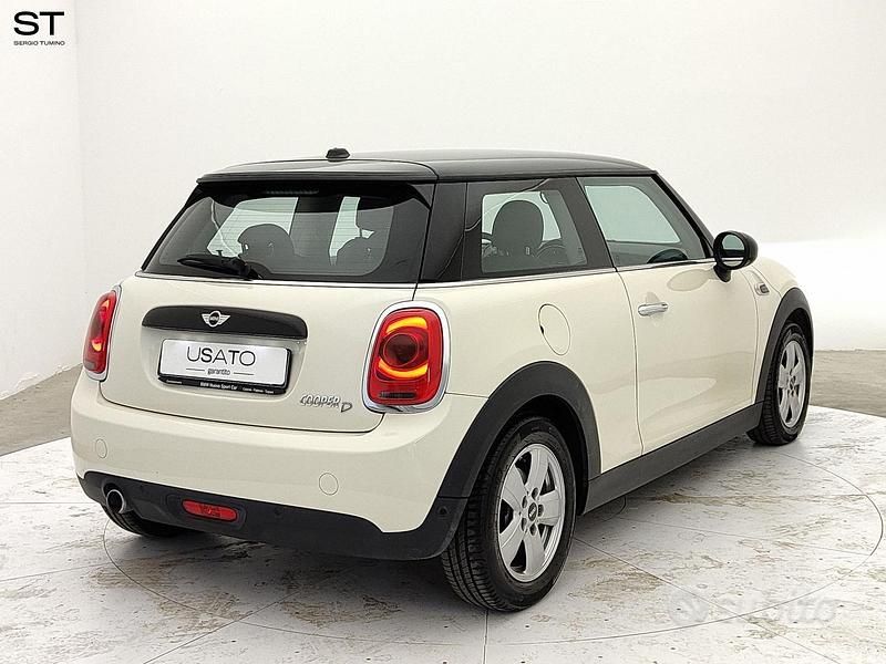 Usata Mini Cooper 116 CV (85 kW) 2017 Giallo Utilitaria