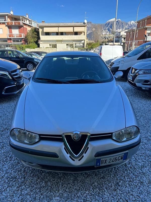 Usata Alfa Romeo 156 140 CV (102 kW) 2001 Argento Berlina