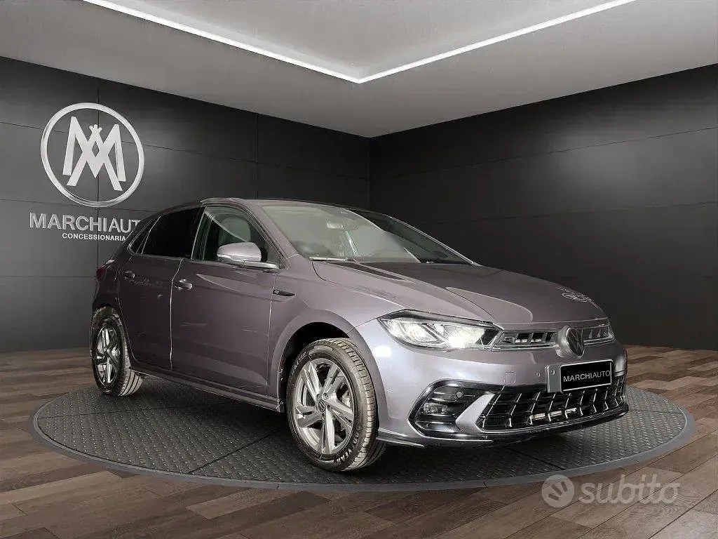 Usata VW Polo R-line 95 CV (69 kW) 2022 Grigio metallizzato Utilitaria