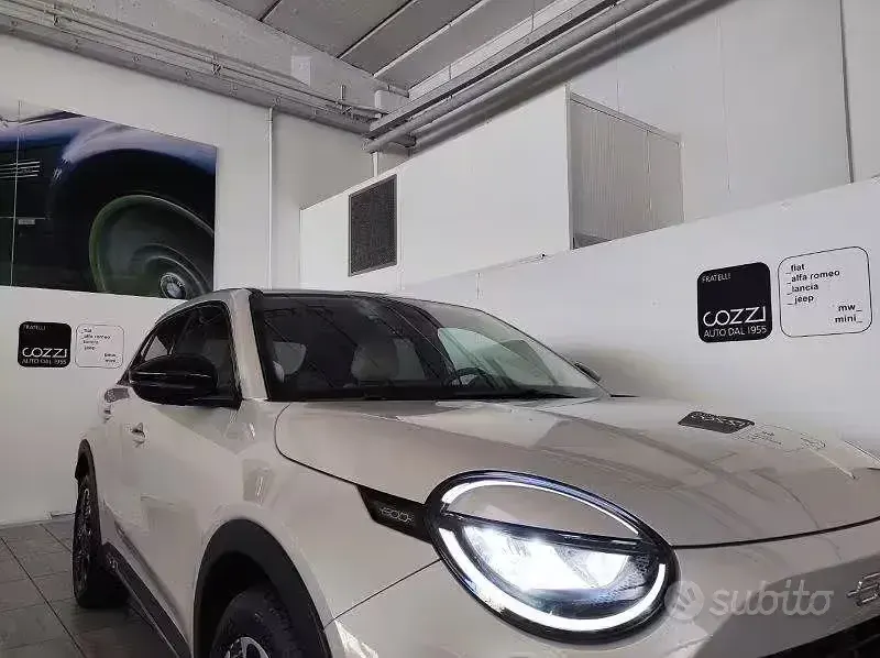 Usata Fiat 600E La Prima 61 kW (84 CV) 2024 Giallo SUV