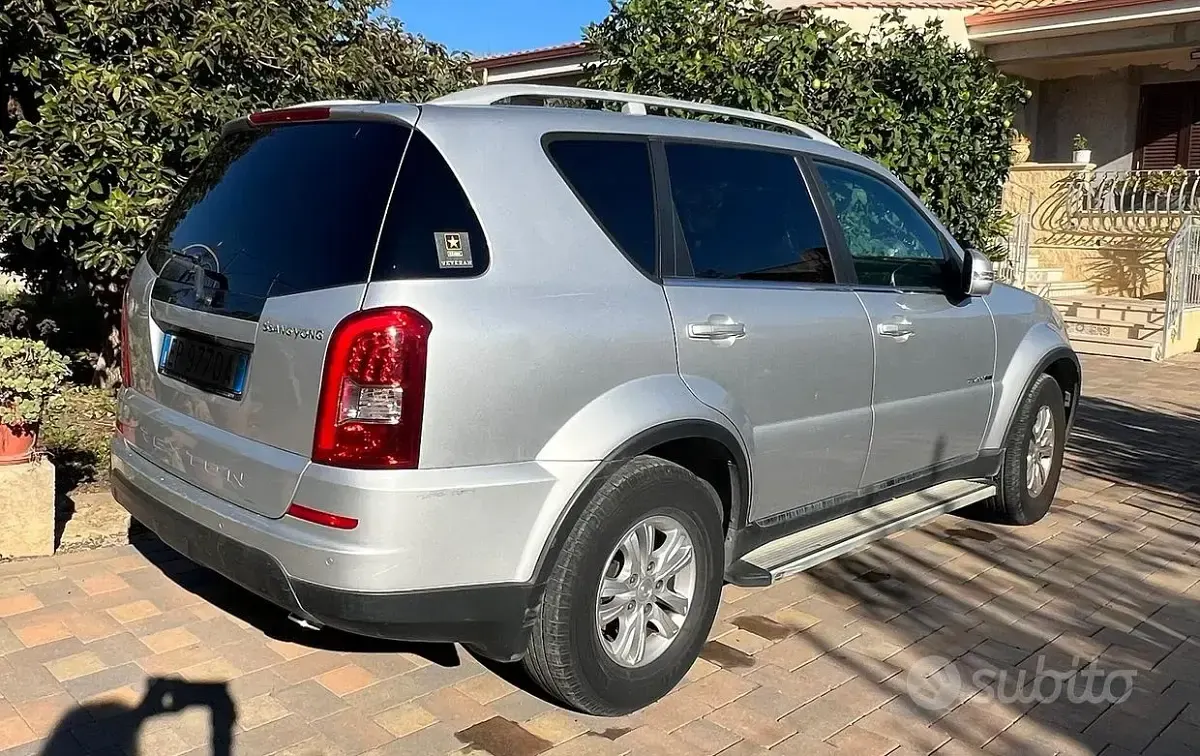 Usata SsangYong Rexton 155 CV (114 kW) 2013 Grigio SUV