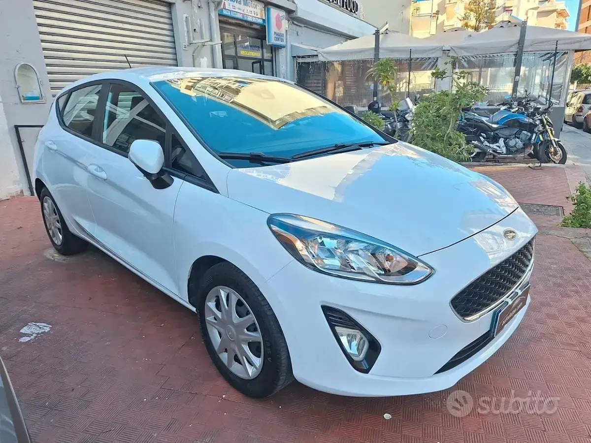 Usata Ford Fiesta 86 CV (63 kW) 2020 Bianco Utilitaria