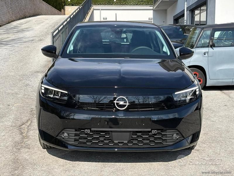 Usata Opel Corsa Edition 101 CV (74 kW) 2025 Nero Utilitaria