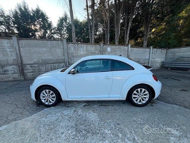 Usata VW Beetle 200 CV (147 kW) 2012 Bianco Utilitaria